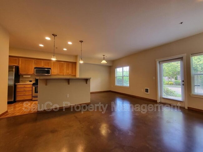 10651 NE Red Wing Way Unit 102