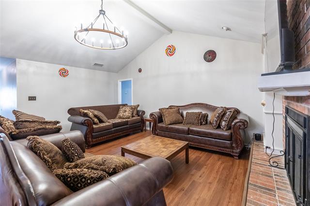 Photo - 857 Chaucer Dr