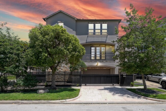 Photo - 2101 Elmen St