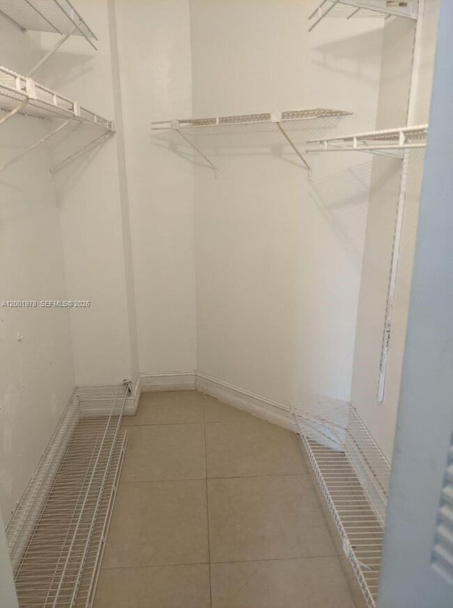 7125 NW 186th St Unit B209