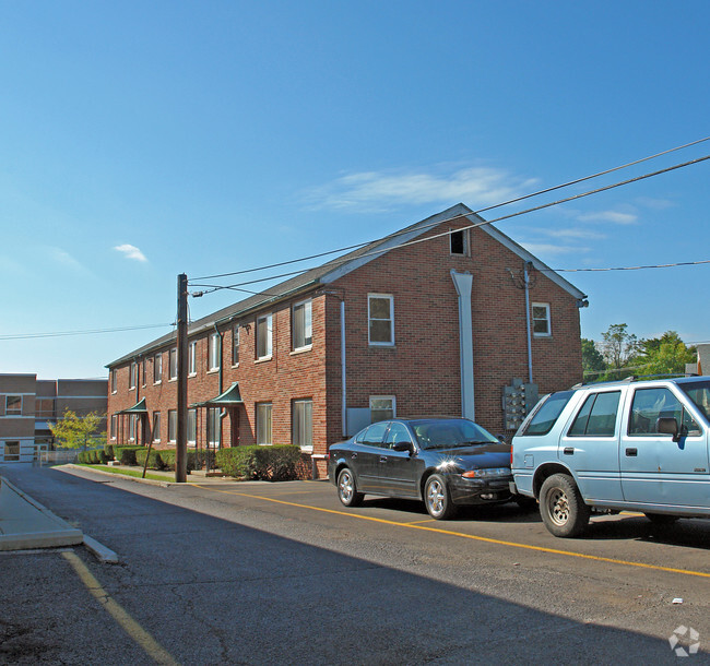 Harding Road Apartments - Harding Road Apartments Unit 12