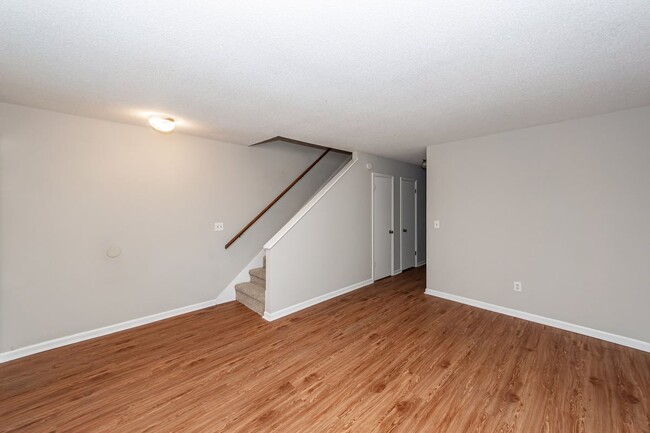 Photo - 296 Fleming Rd