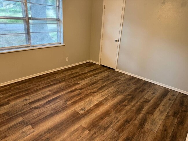 Photo - 201 Johnson Dr