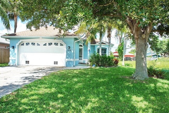 Building Photo - Annual Rental - Single Family Home Naples Park!