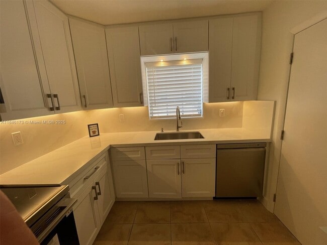 Photo - 10905 N Kendall Dr Unit 413