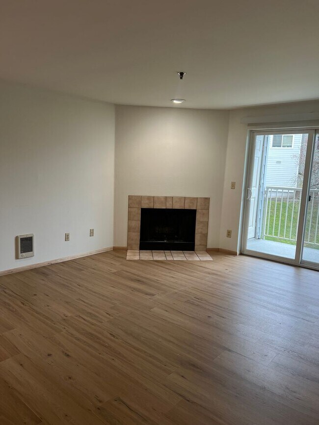 Photo - Beautifully Maintained condo Renton!