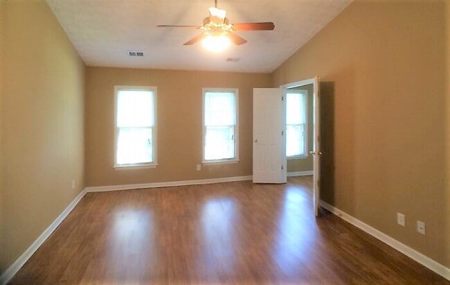 Photo - 2213 McQuiston Dr