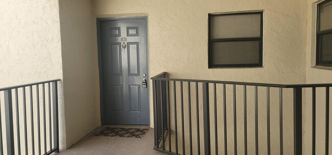 Photo - 1523 Lake Crystal Dr Unidad E