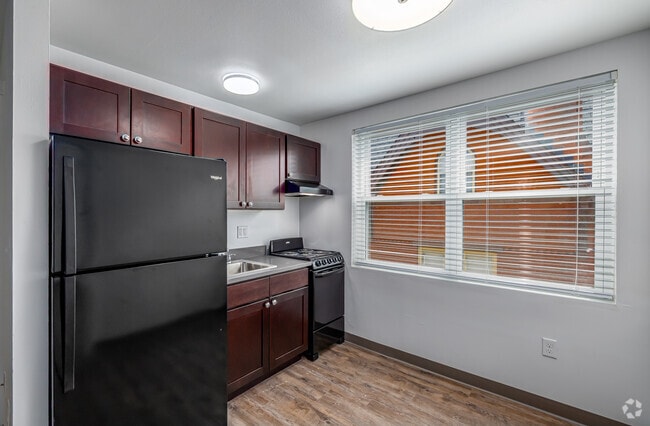 1BR, 1BA - Kitchen
