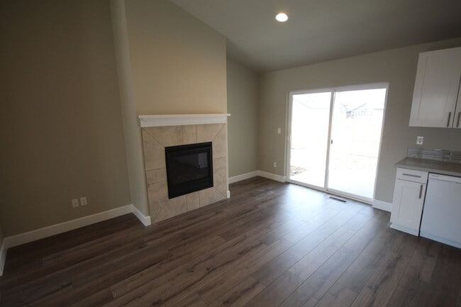 Photo - 1687 NE 5th St