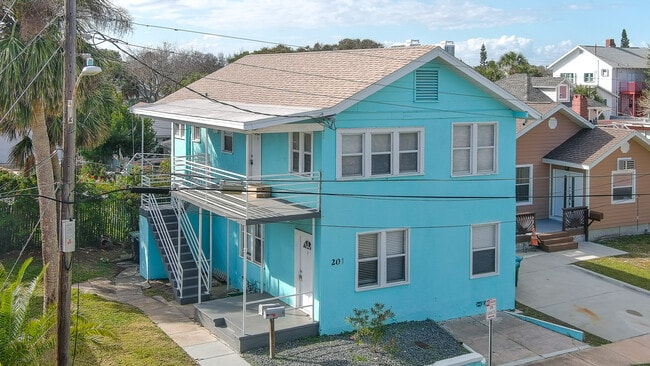 Building Photo - 201 N Wild Olive Ave Unit 1