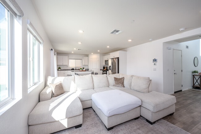 Photo - 30937 Viper Ct