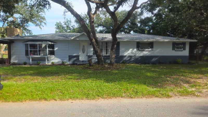 Photo - 421 Corvet St