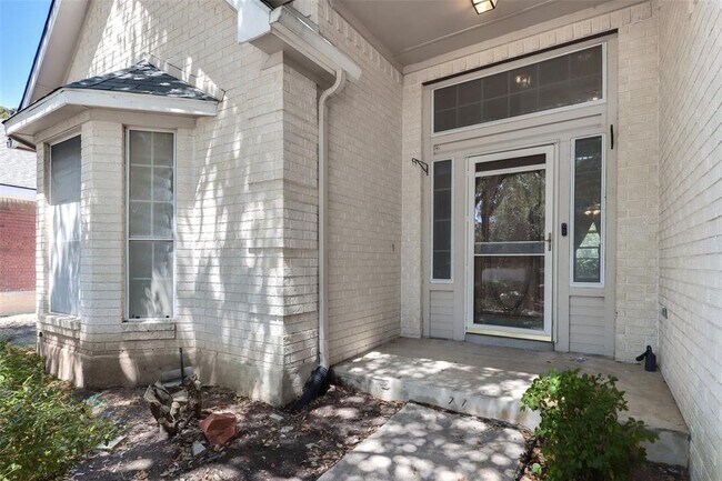 8302 Cambria Dr