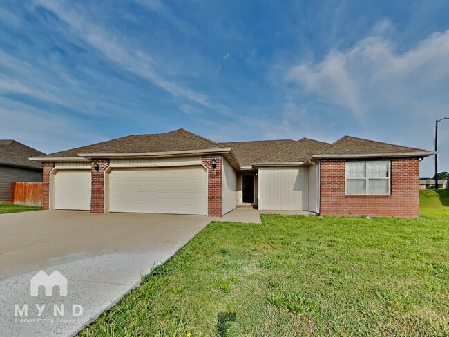 Building Photo - 1305 Marseilles Ave