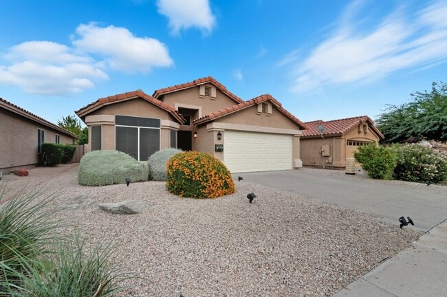 Building Photo - Modern & Spacious 3 Bed 2 Bath Home in Nor...