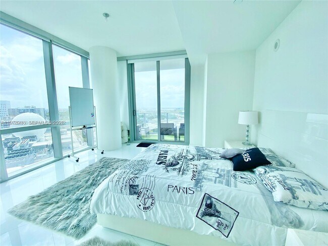 Photo - 851 NE 1st Ave Unit 1602