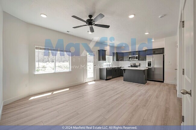 Photo - Beautiful Interior Townhouse - 3BD 3BA 2GA