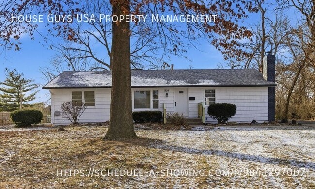 Building Photo - 1704 Highland Dr