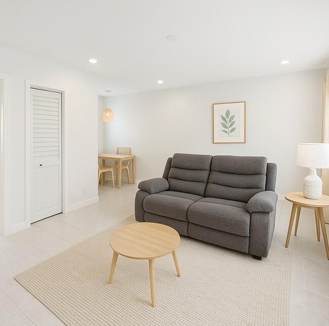 Photo - 1941 Washington St Unit 3