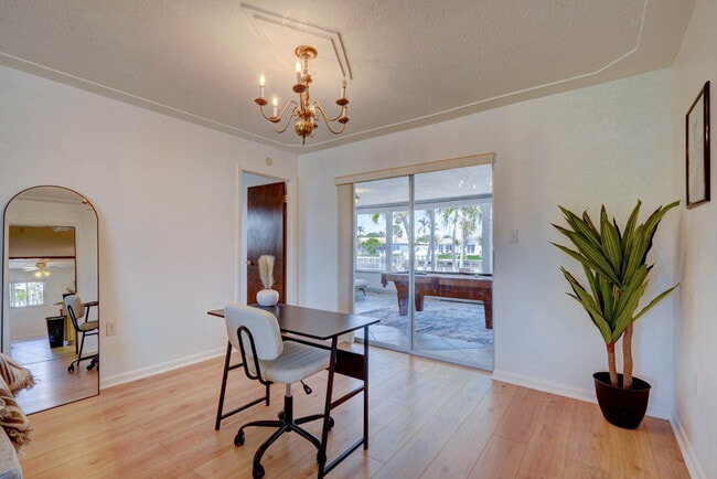 Photo - 107 Jamaica Dr