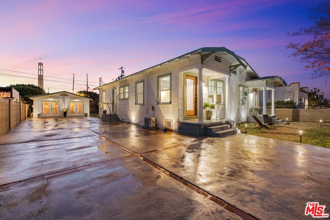 Photo - 614 Romulo St