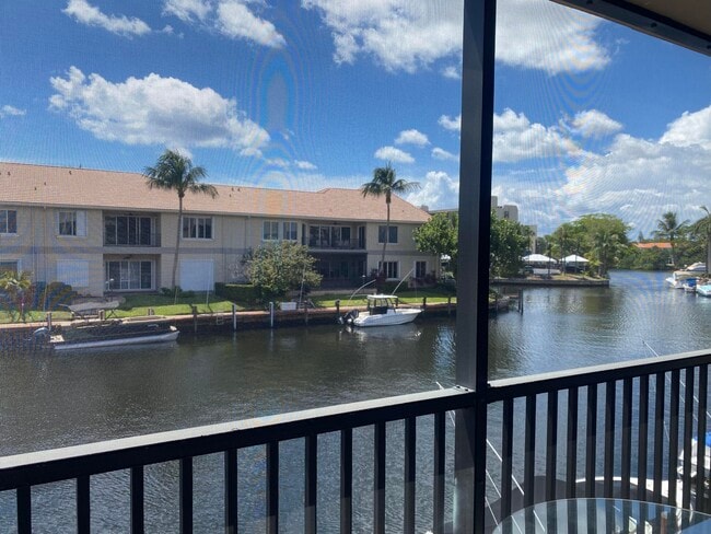 Building Photo - 1 Royal Palm Way Unit 201