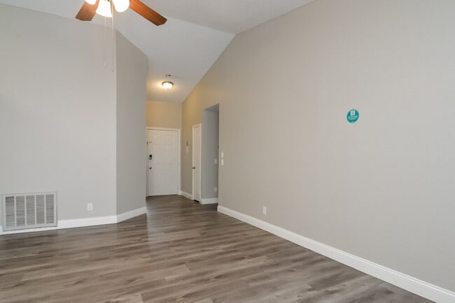 Photo - 705 Skipjack Dr