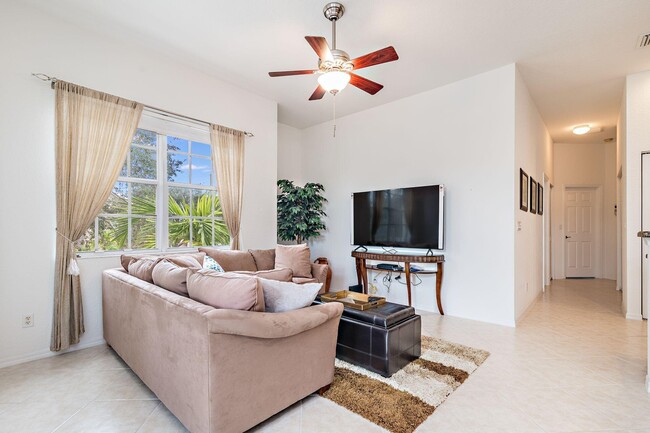 Photo - 4890 Bonsai Cir Unit 208