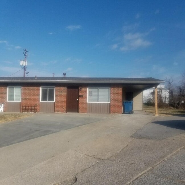 Building Photo - 16 Duplex Ct Unit 16 Rental