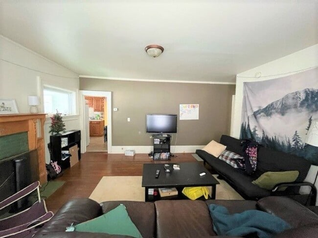 Photo - 148 Newton St Unit 1