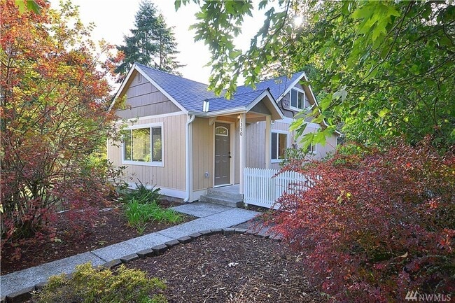 Building Photo - Craftsman Home in Port Orchard!