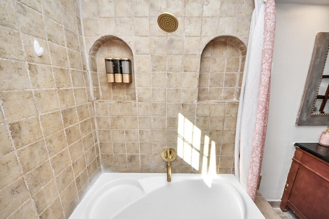 Photo - 15715 Creekhaven Dr