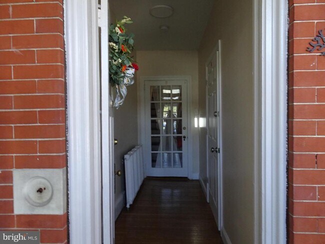 Building Photo - 45 W 5th St Unit A