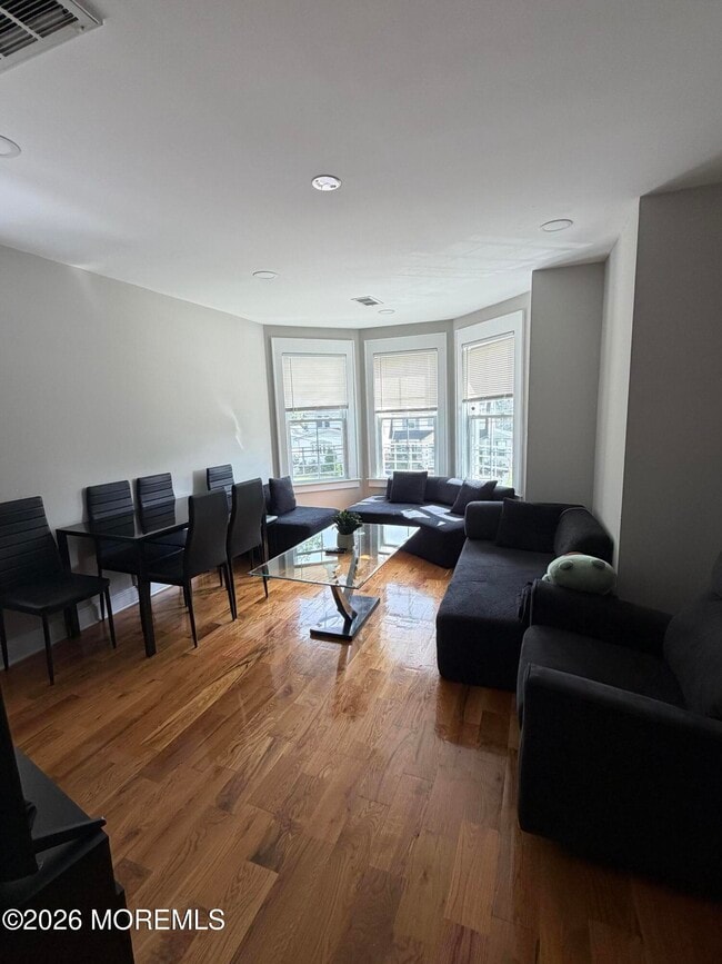 Photo - 415 E 3rd Ave Unit Apt 2R