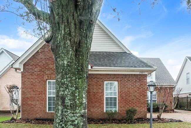 Building Photo - 2885 Liverpool Ln