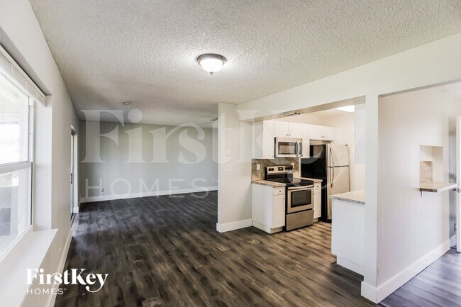 Photo - 7801 SW 6th Ct