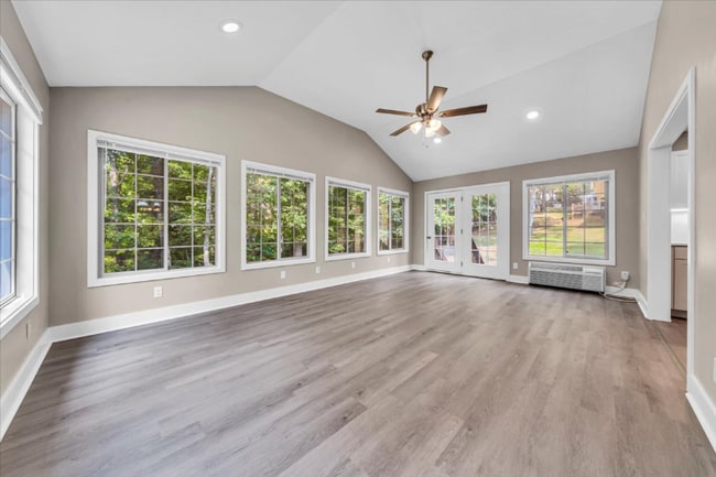 Photo - 2637 Coachman Cir