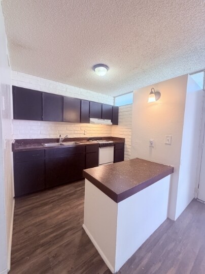 Photo - Broadway Apartments