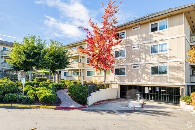 2BR, 2BA - 1000SF primary