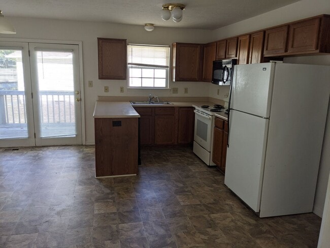 Photo - Spacious 2 bed 2 bath in Greenwood!