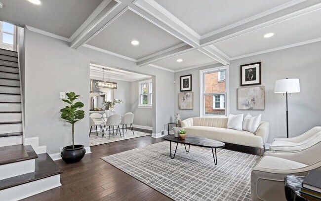 Photo - 756 Upsal St SE