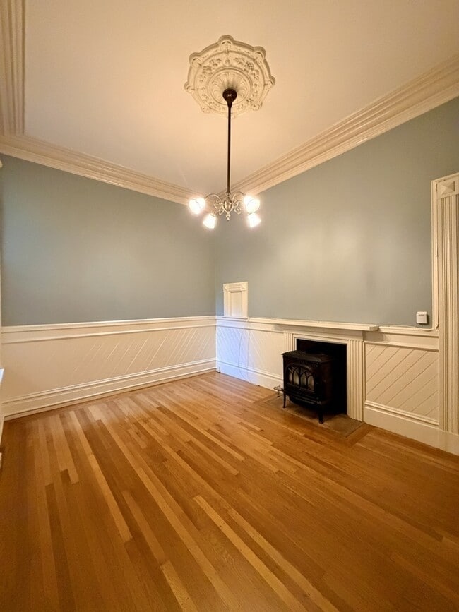 Photo - 2536 Sutter St