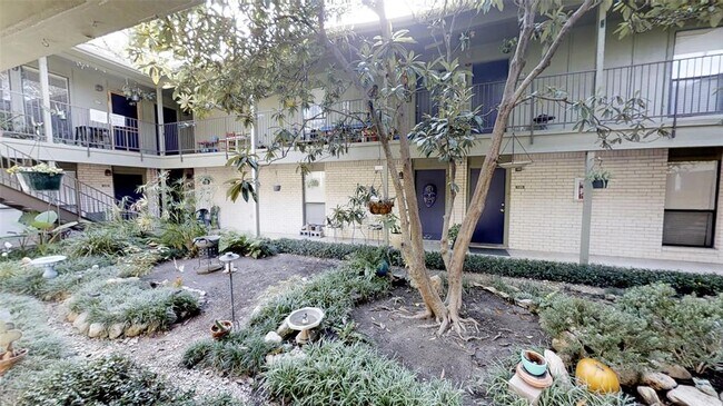 Photo - 1117 Hollow Creek Dr Unit 111