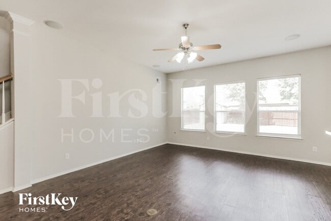 Photo - 631 Magnolia Ln