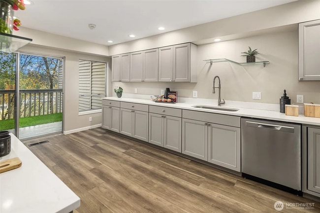 Photo - Beautiful 3 Bedroom Townhome in Redmond