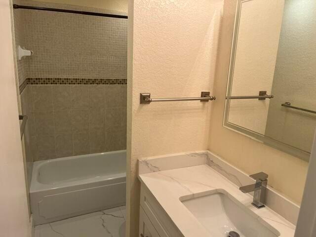 2960 Riverside Dr Unit 318-2