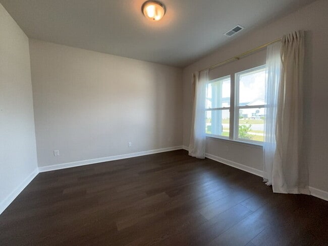 Photo - 445 Navona Dr