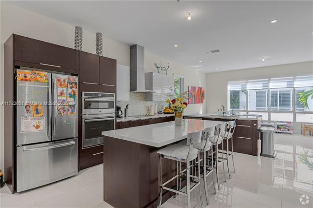 Building Photo - 6671 NW 105th Pl Rental