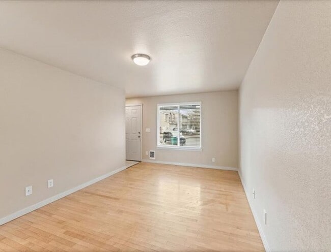 Photo - 1722 C Pl SE Unit B